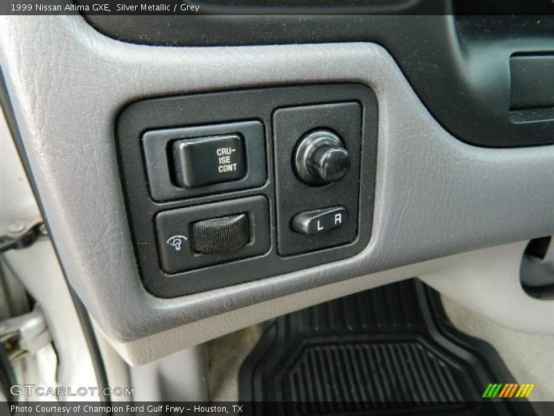 Silver Metallic / Grey 1999 Nissan Altima GXE