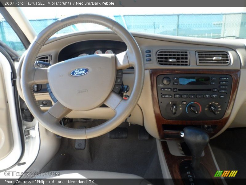 Vibrant White / Medium/Dark Pebble 2007 Ford Taurus SEL