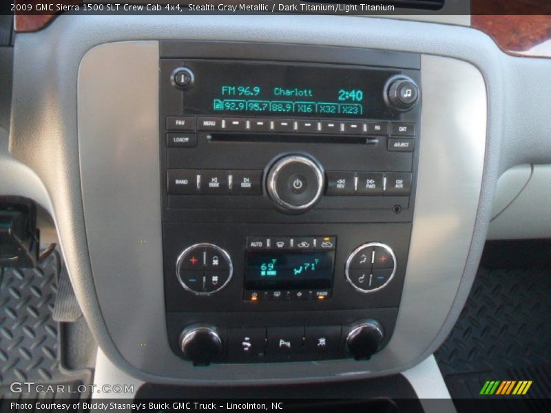 Audio System of 2009 Sierra 1500 SLT Crew Cab 4x4