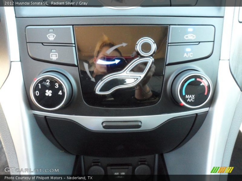 Radiant Silver / Gray 2012 Hyundai Sonata SE