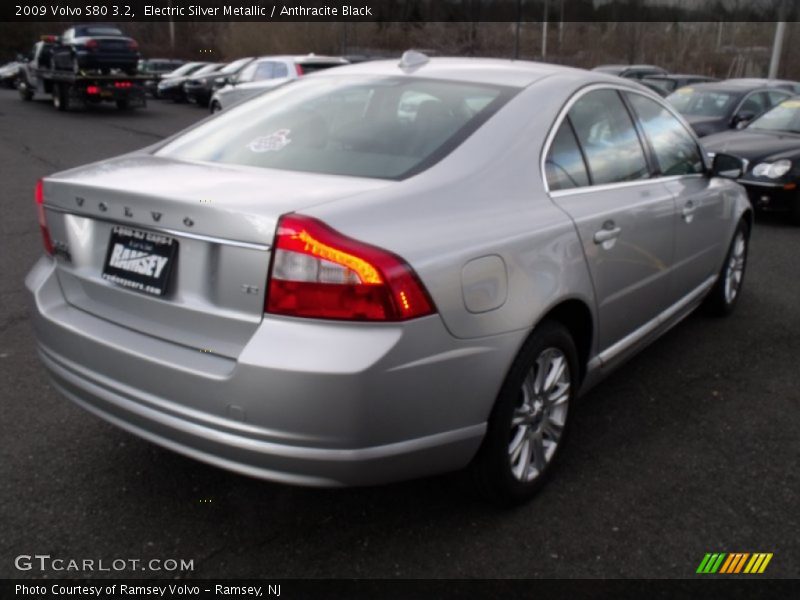 Electric Silver Metallic / Anthracite Black 2009 Volvo S80 3.2