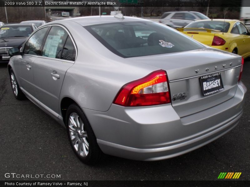 Electric Silver Metallic / Anthracite Black 2009 Volvo S80 3.2