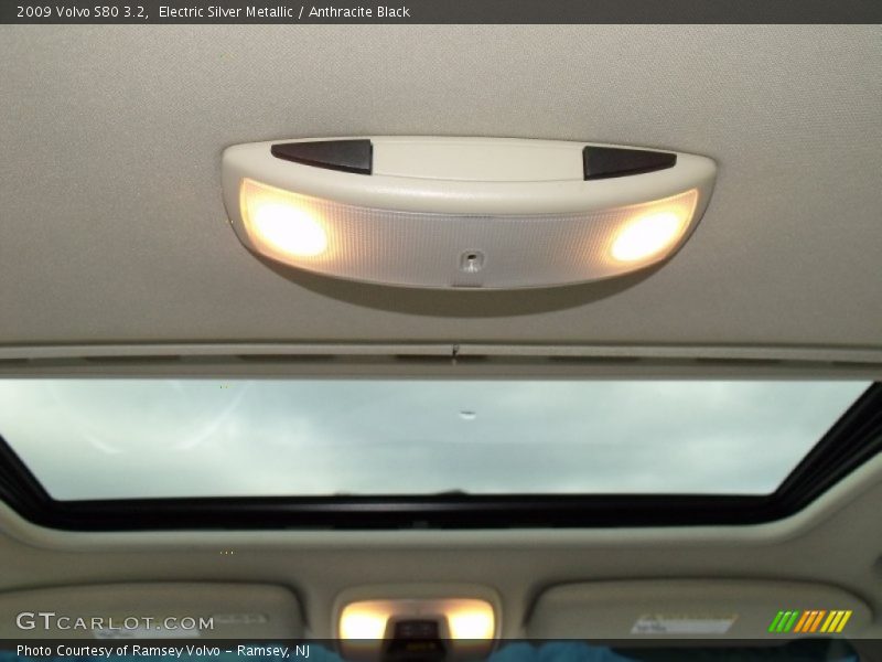 Electric Silver Metallic / Anthracite Black 2009 Volvo S80 3.2