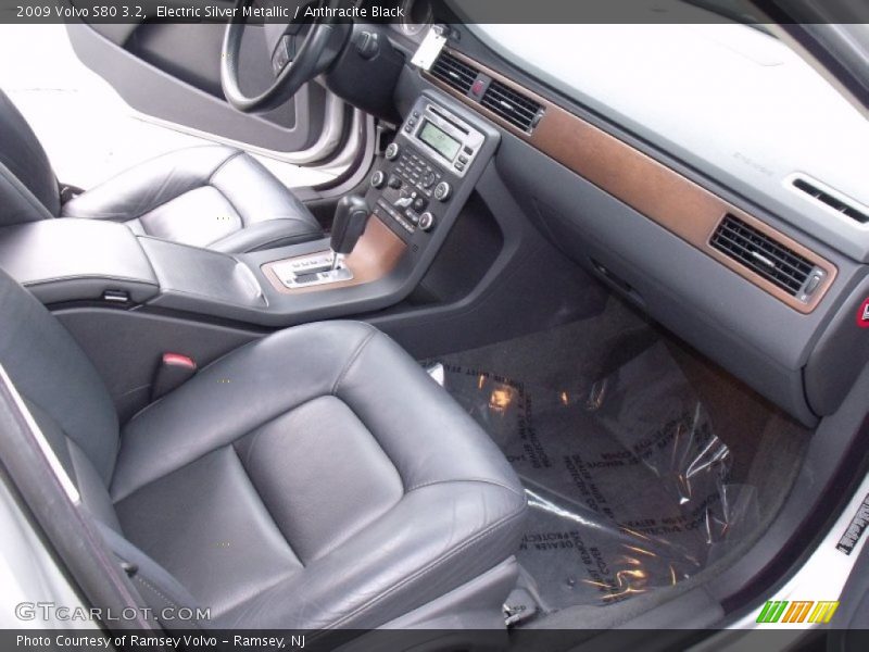 Electric Silver Metallic / Anthracite Black 2009 Volvo S80 3.2