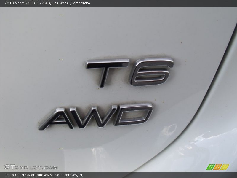 Ice White / Anthracite 2010 Volvo XC60 T6 AWD