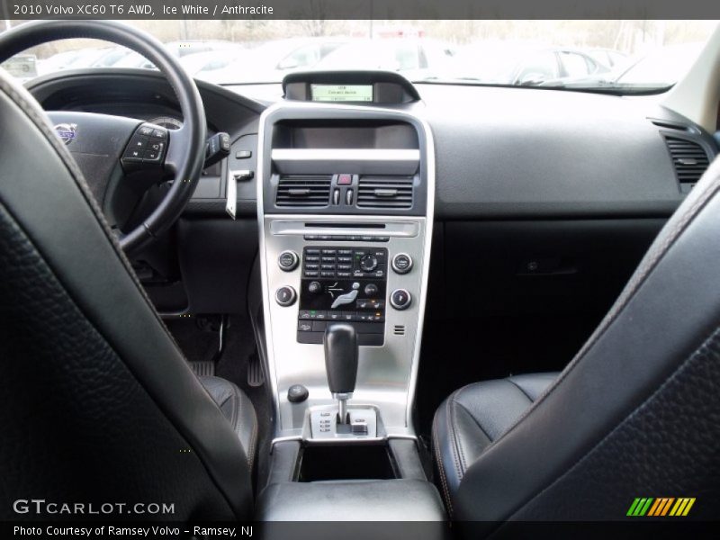 Ice White / Anthracite 2010 Volvo XC60 T6 AWD