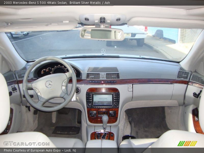 Dashboard of 2003 S 500 4Matic Sedan
