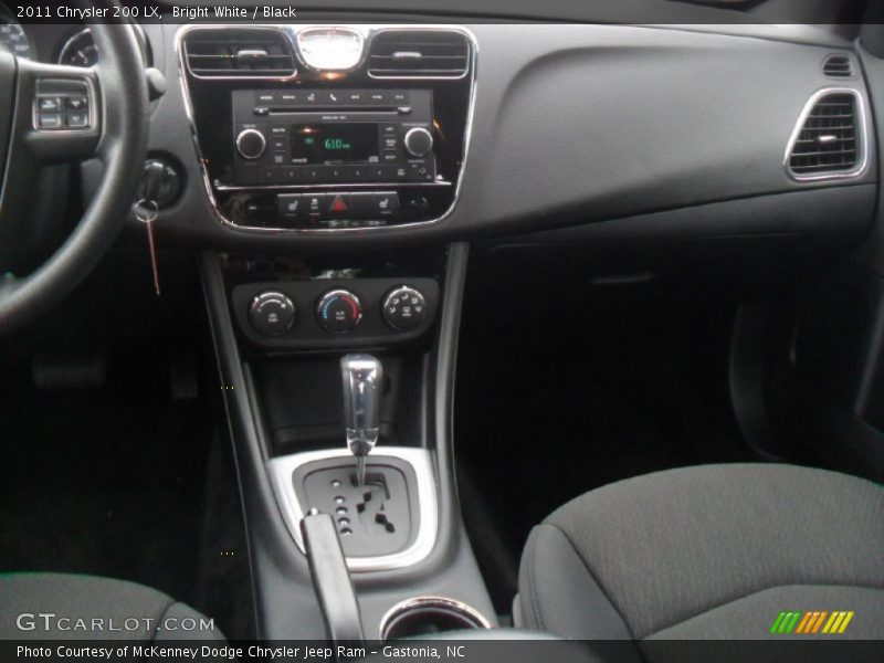 Bright White / Black 2011 Chrysler 200 LX