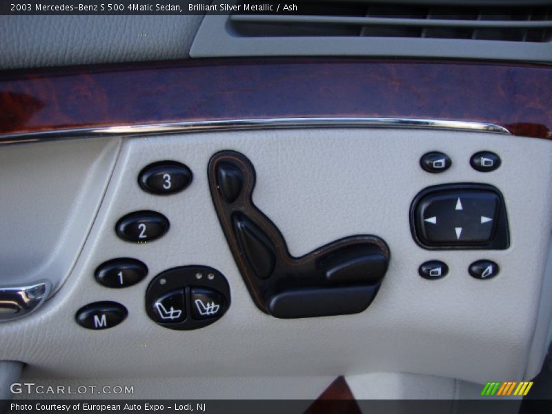 Controls of 2003 S 500 4Matic Sedan