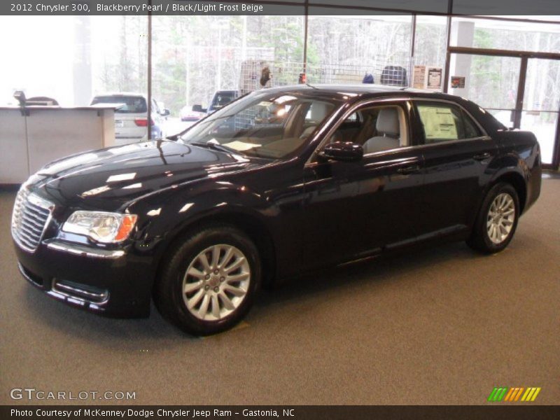 Blackberry Pearl / Black/Light Frost Beige 2012 Chrysler 300