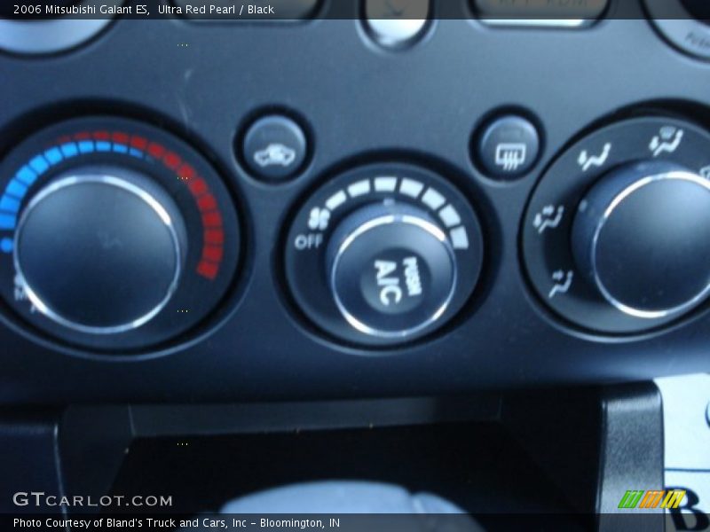 Ultra Red Pearl / Black 2006 Mitsubishi Galant ES