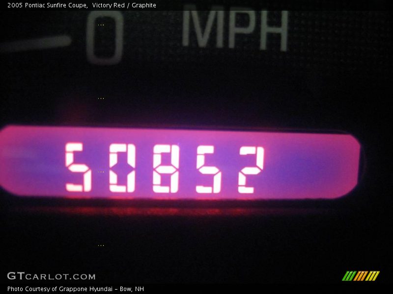 Victory Red / Graphite 2005 Pontiac Sunfire Coupe