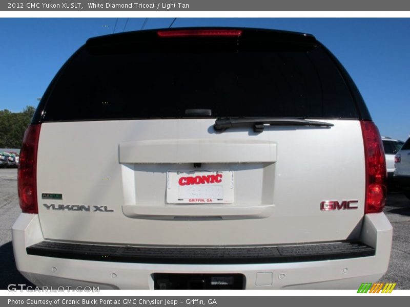 White Diamond Tricoat / Light Tan 2012 GMC Yukon XL SLT