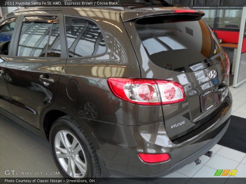 Espresso Brown / Cocoa Black 2011 Hyundai Santa Fe SE AWD