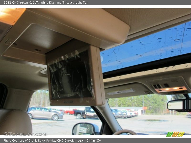 White Diamond Tricoat / Light Tan 2012 GMC Yukon XL SLT