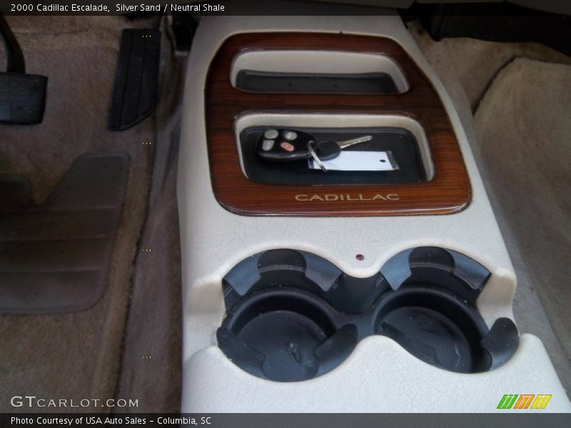 Silver Sand / Neutral Shale 2000 Cadillac Escalade