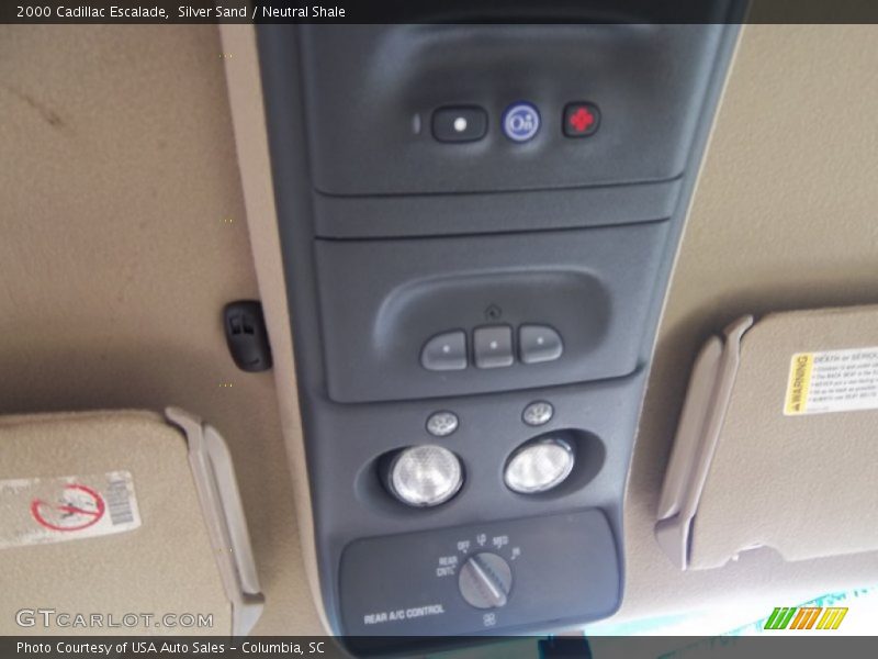 Silver Sand / Neutral Shale 2000 Cadillac Escalade