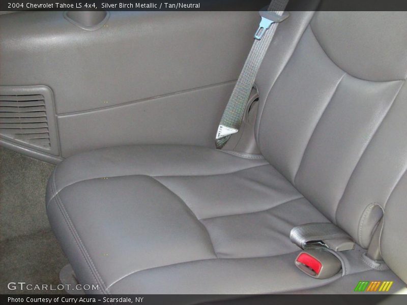 Silver Birch Metallic / Tan/Neutral 2004 Chevrolet Tahoe LS 4x4