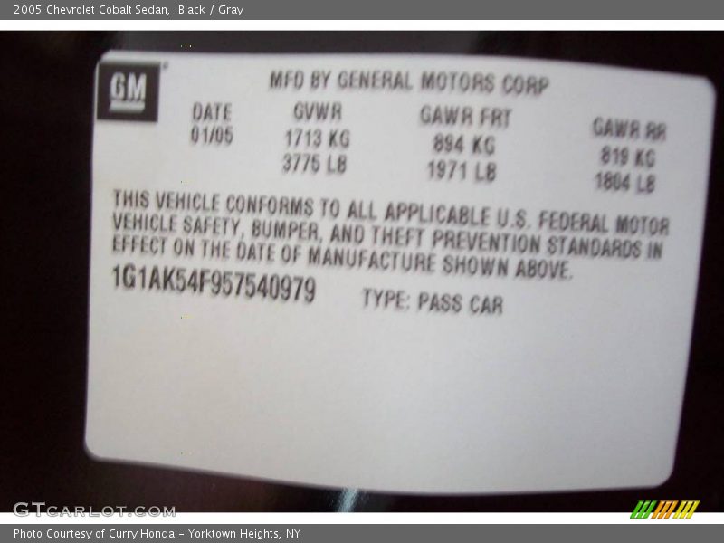 Black / Gray 2005 Chevrolet Cobalt Sedan