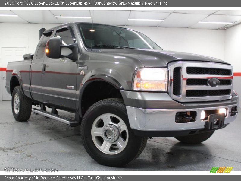Front 3/4 View of 2006 F250 Super Duty Lariat SuperCab 4x4
