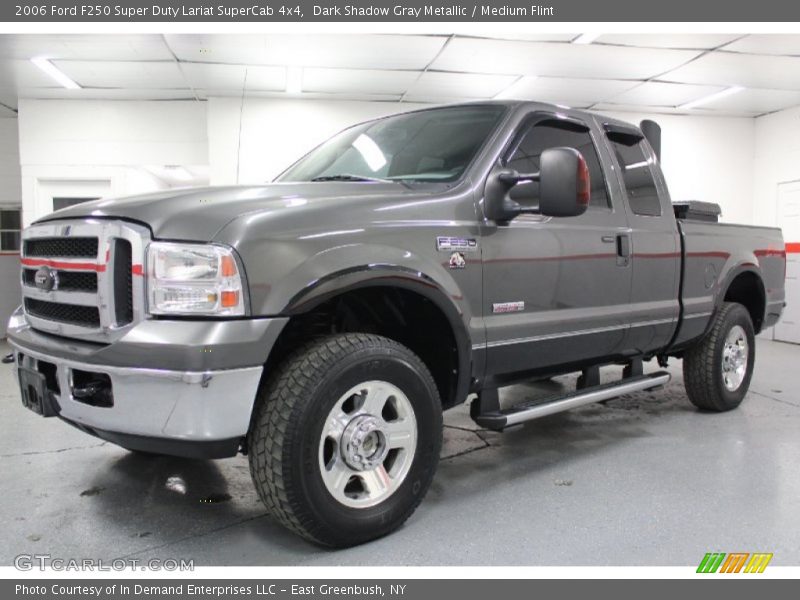 Front 3/4 View of 2006 F250 Super Duty Lariat SuperCab 4x4