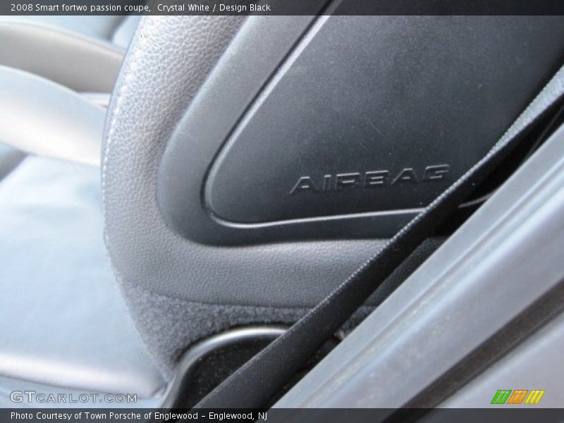 Crystal White / Design Black 2008 Smart fortwo passion coupe