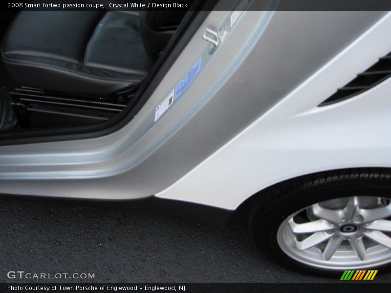 Crystal White / Design Black 2008 Smart fortwo passion coupe