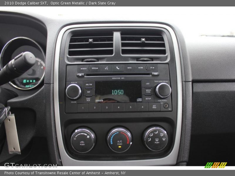 Controls of 2010 Caliber SXT