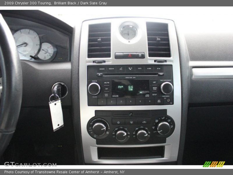 Brilliant Black / Dark Slate Gray 2009 Chrysler 300 Touring