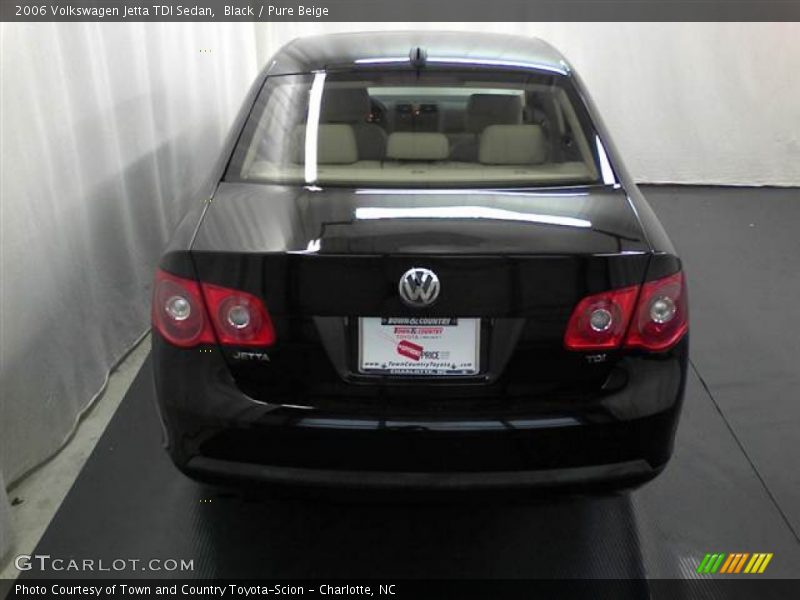 Black / Pure Beige 2006 Volkswagen Jetta TDI Sedan