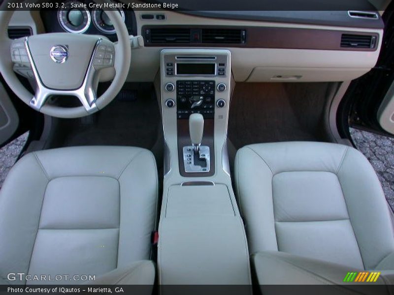 Dashboard of 2011 S80 3.2