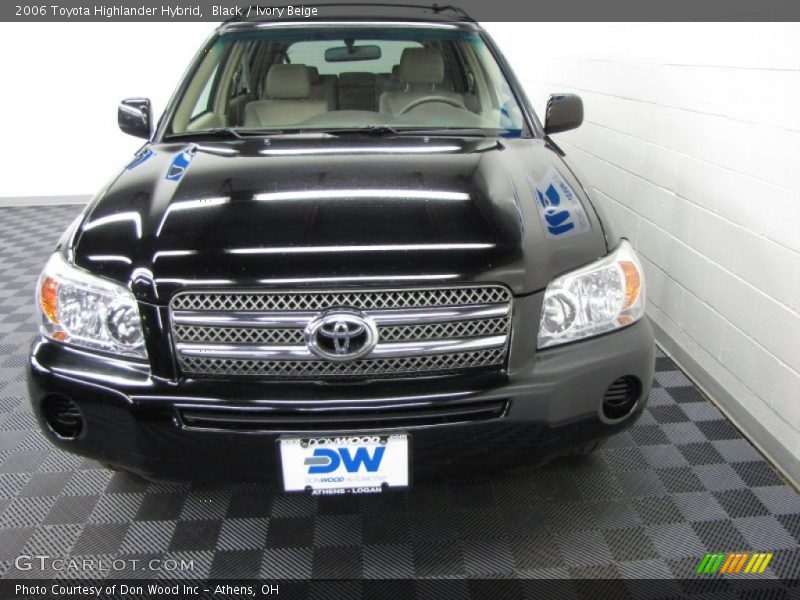 Black / Ivory Beige 2006 Toyota Highlander Hybrid