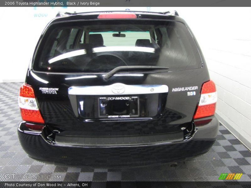 Black / Ivory Beige 2006 Toyota Highlander Hybrid