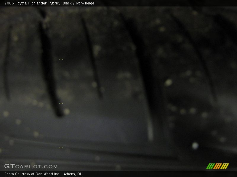 Black / Ivory Beige 2006 Toyota Highlander Hybrid
