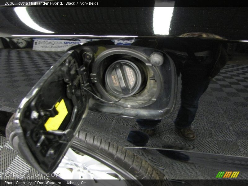 Black / Ivory Beige 2006 Toyota Highlander Hybrid