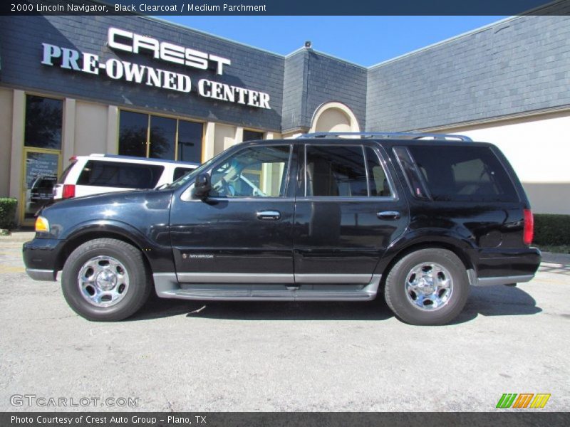 Black Clearcoat / Medium Parchment 2000 Lincoln Navigator
