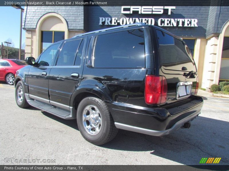 Black Clearcoat / Medium Parchment 2000 Lincoln Navigator