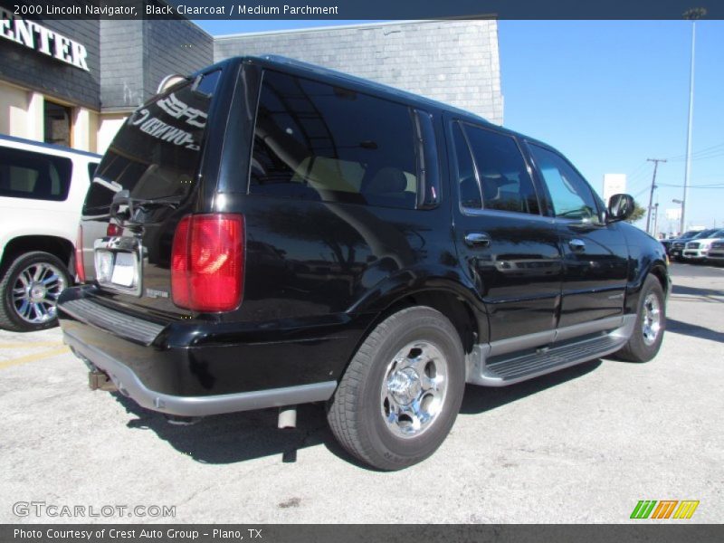 Black Clearcoat / Medium Parchment 2000 Lincoln Navigator
