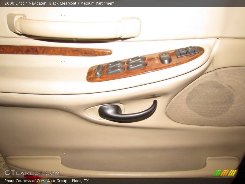 Black Clearcoat / Medium Parchment 2000 Lincoln Navigator