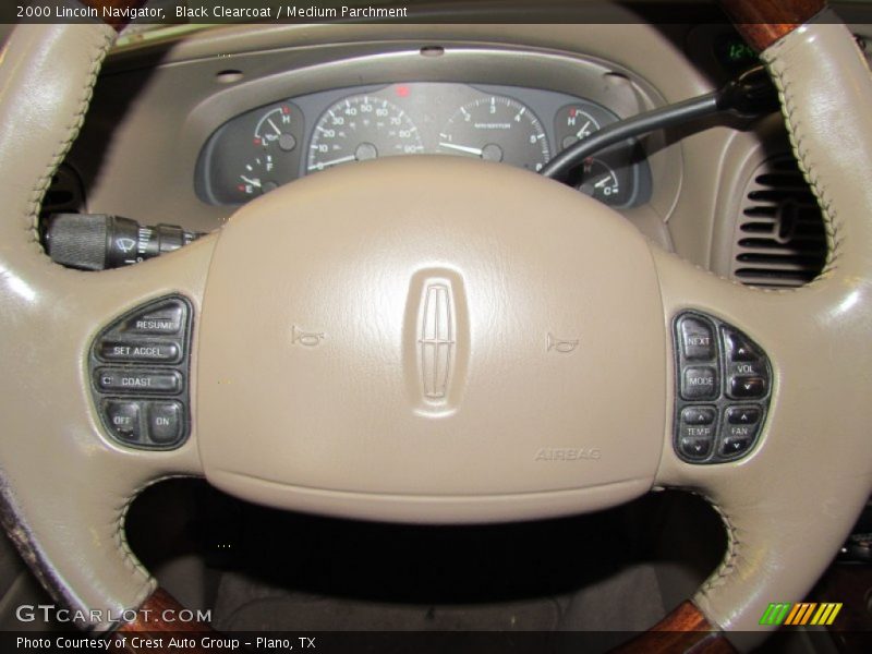 Black Clearcoat / Medium Parchment 2000 Lincoln Navigator