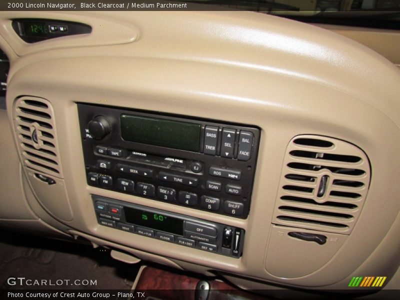 Black Clearcoat / Medium Parchment 2000 Lincoln Navigator