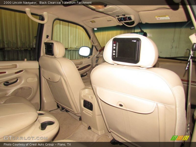 Black Clearcoat / Medium Parchment 2000 Lincoln Navigator