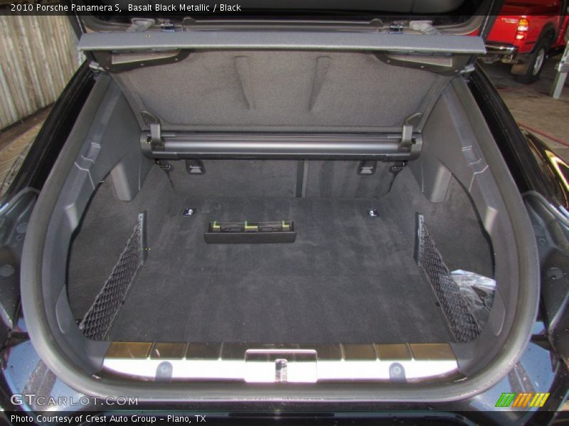  2010 Panamera S Trunk