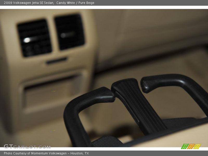 Candy White / Pure Beige 2009 Volkswagen Jetta SE Sedan