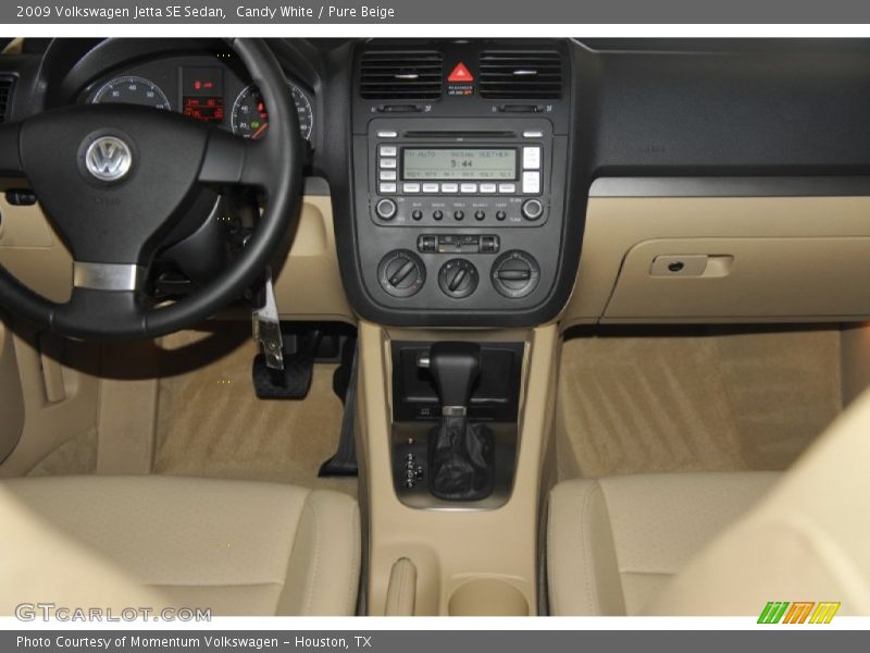Candy White / Pure Beige 2009 Volkswagen Jetta SE Sedan