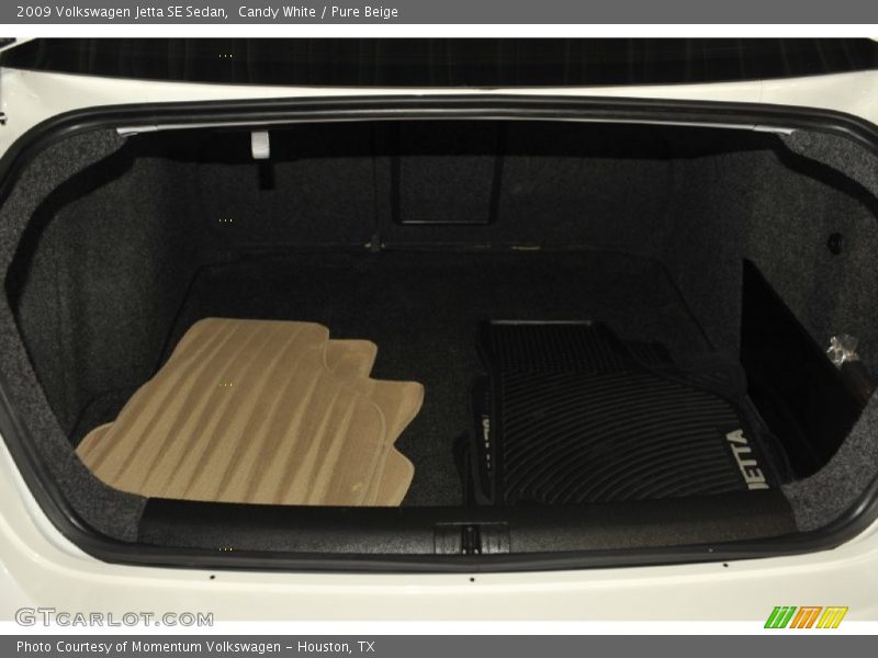 Candy White / Pure Beige 2009 Volkswagen Jetta SE Sedan