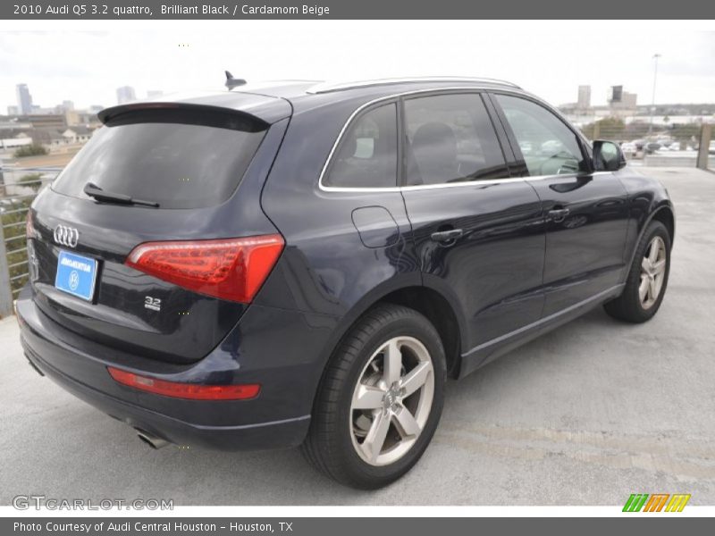 Brilliant Black / Cardamom Beige 2010 Audi Q5 3.2 quattro