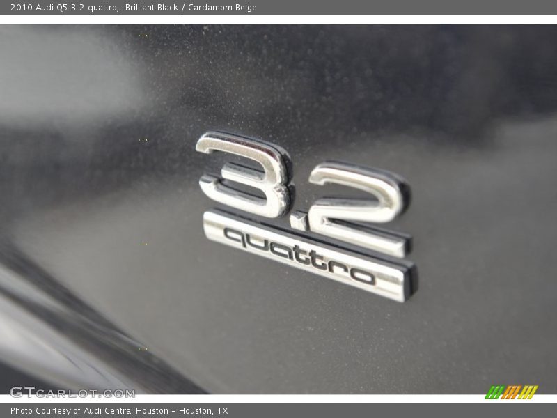 Brilliant Black / Cardamom Beige 2010 Audi Q5 3.2 quattro