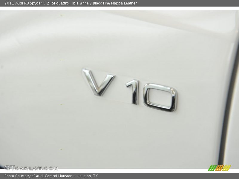  2011 R8 Spyder 5.2 FSI quattro Logo