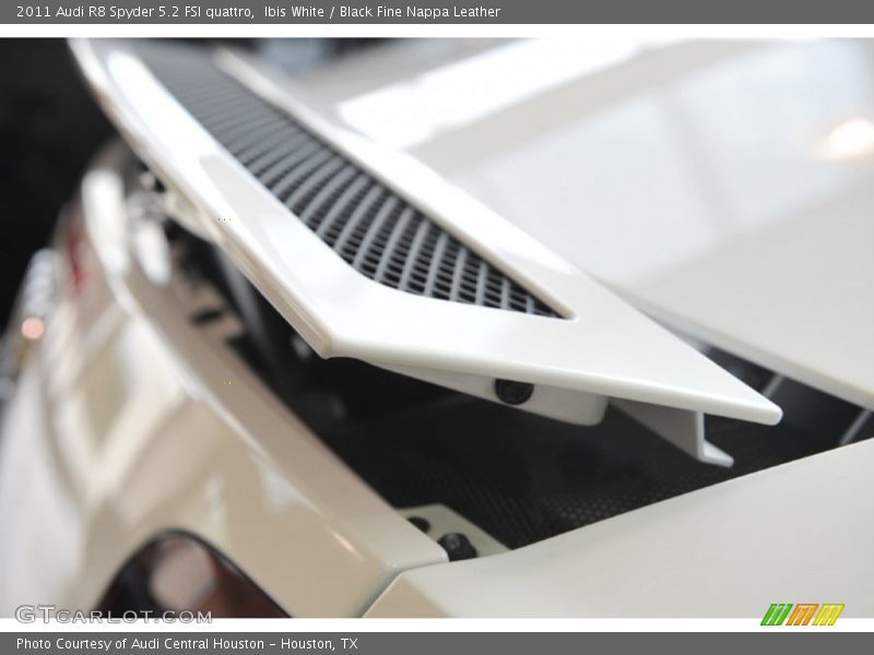 Rear Spoiler - 2011 Audi R8 Spyder 5.2 FSI quattro